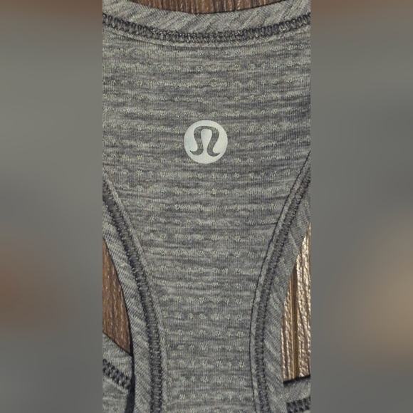 Lululemon Long Distance Tank – Heathered Black Size 6 - Picture 5 of 7
